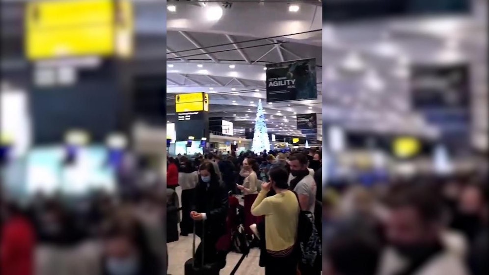 Zahlreiche Passagiere sind gestrandet.