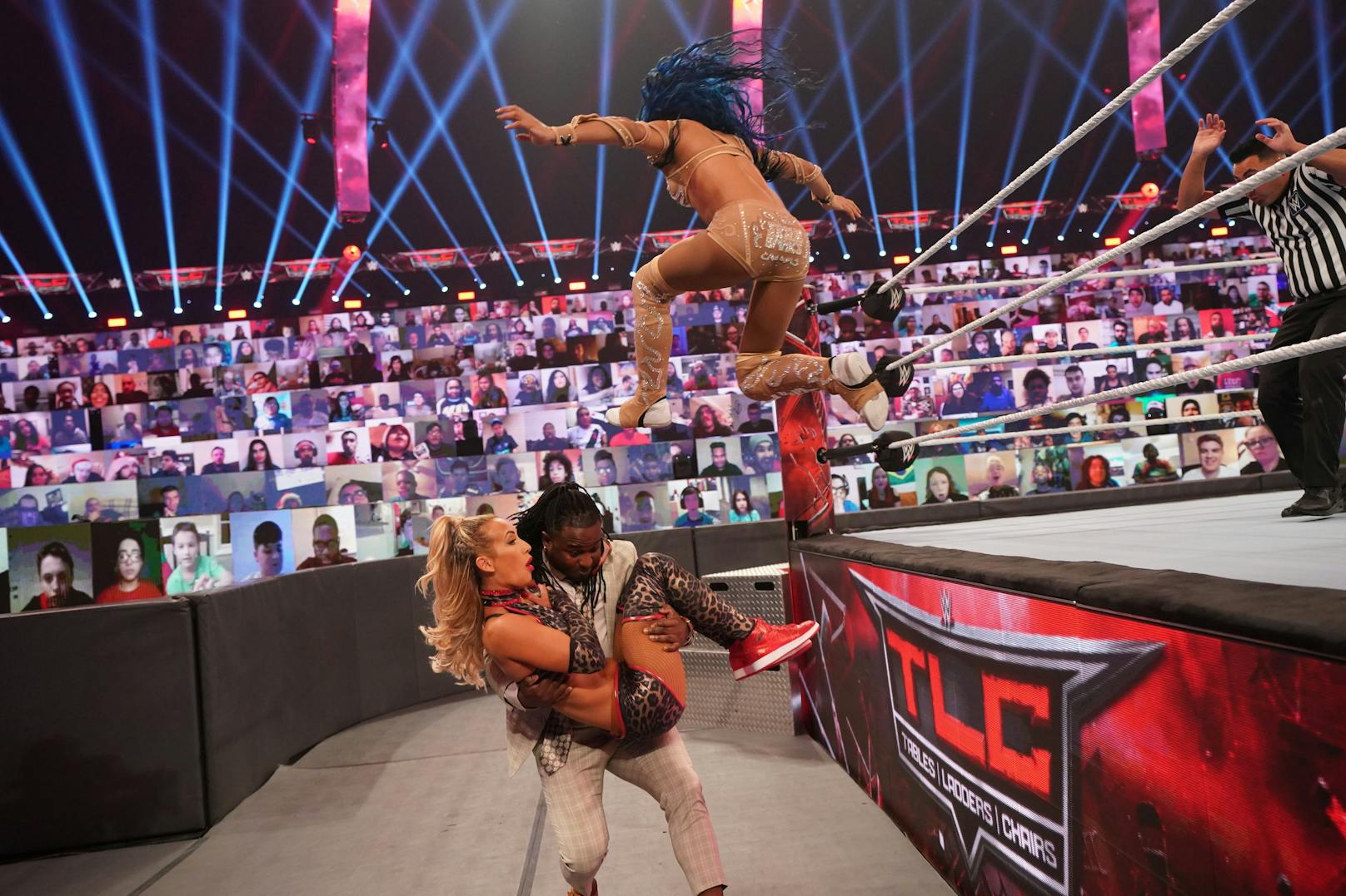 WWE TLC: Sasha Banks vs. Carmella