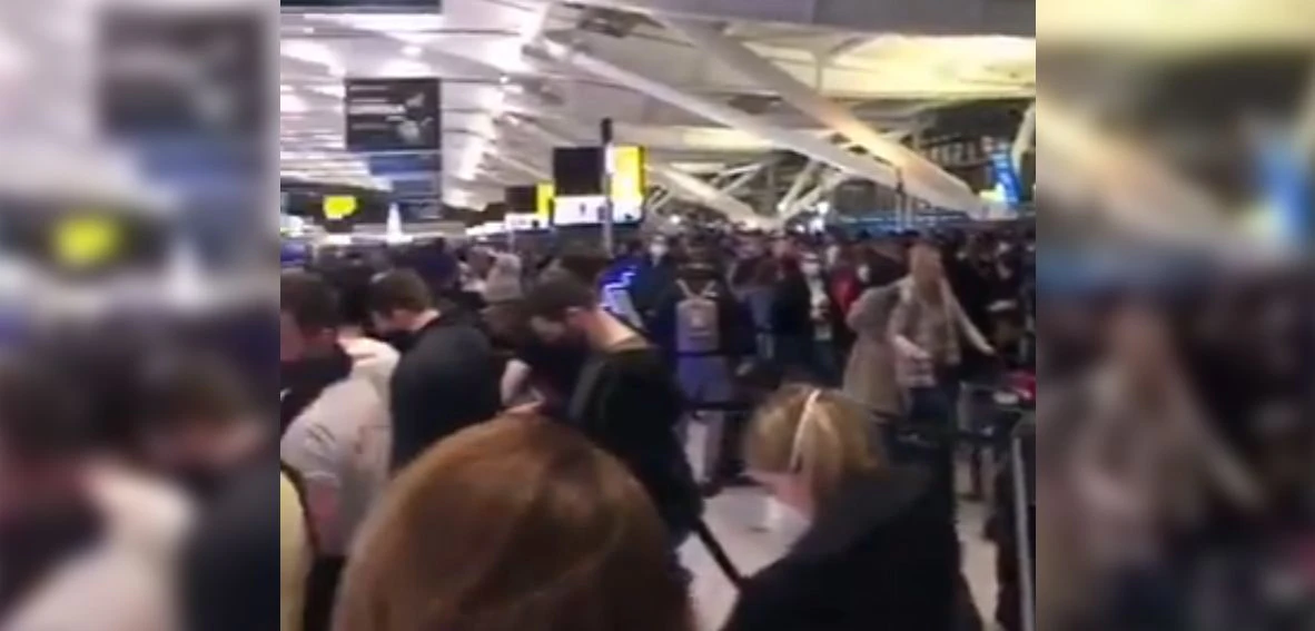 Hunderte Passagiere stranden in Heathrow.