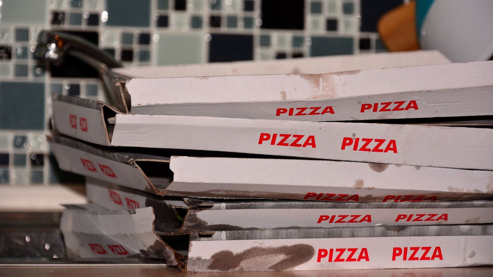 Streitfrage der Mülltrennung: In welche Tonne gehören Pizzakartons?