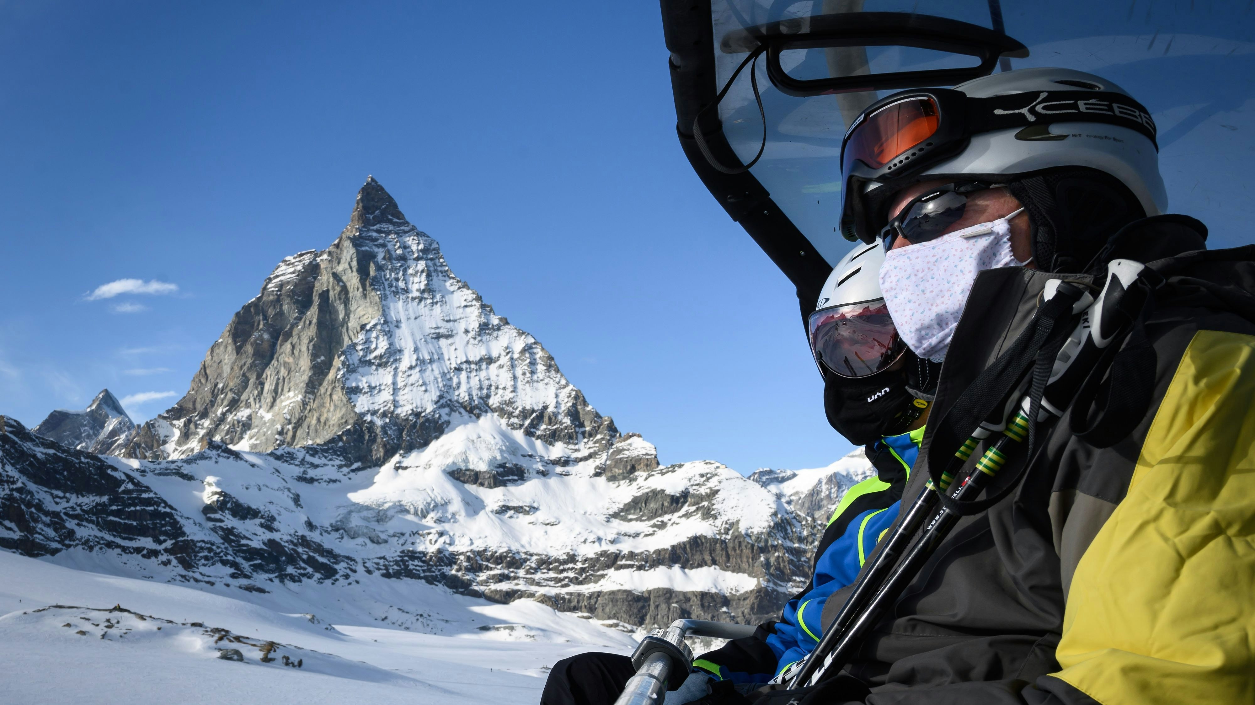 In den Skigebieten gelten strenge Sicherheitsmaßnahmen (Symbolbild).