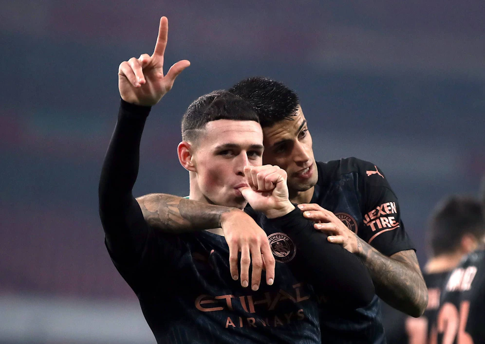 Torschütze Phil Foden jubelt gegen Arsenal.