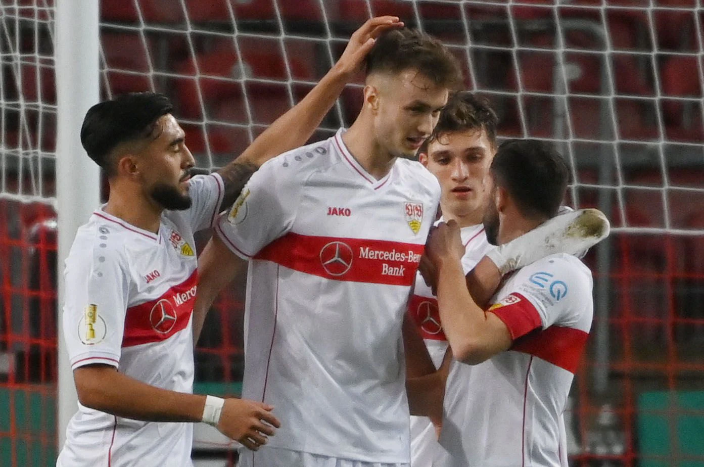 Sasa Kalajdzic jubelt über das Goldtor im Pokal.
