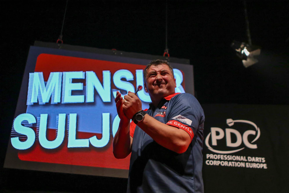 Mensur Suljovic jubelt über seinen Auftaktsieg.