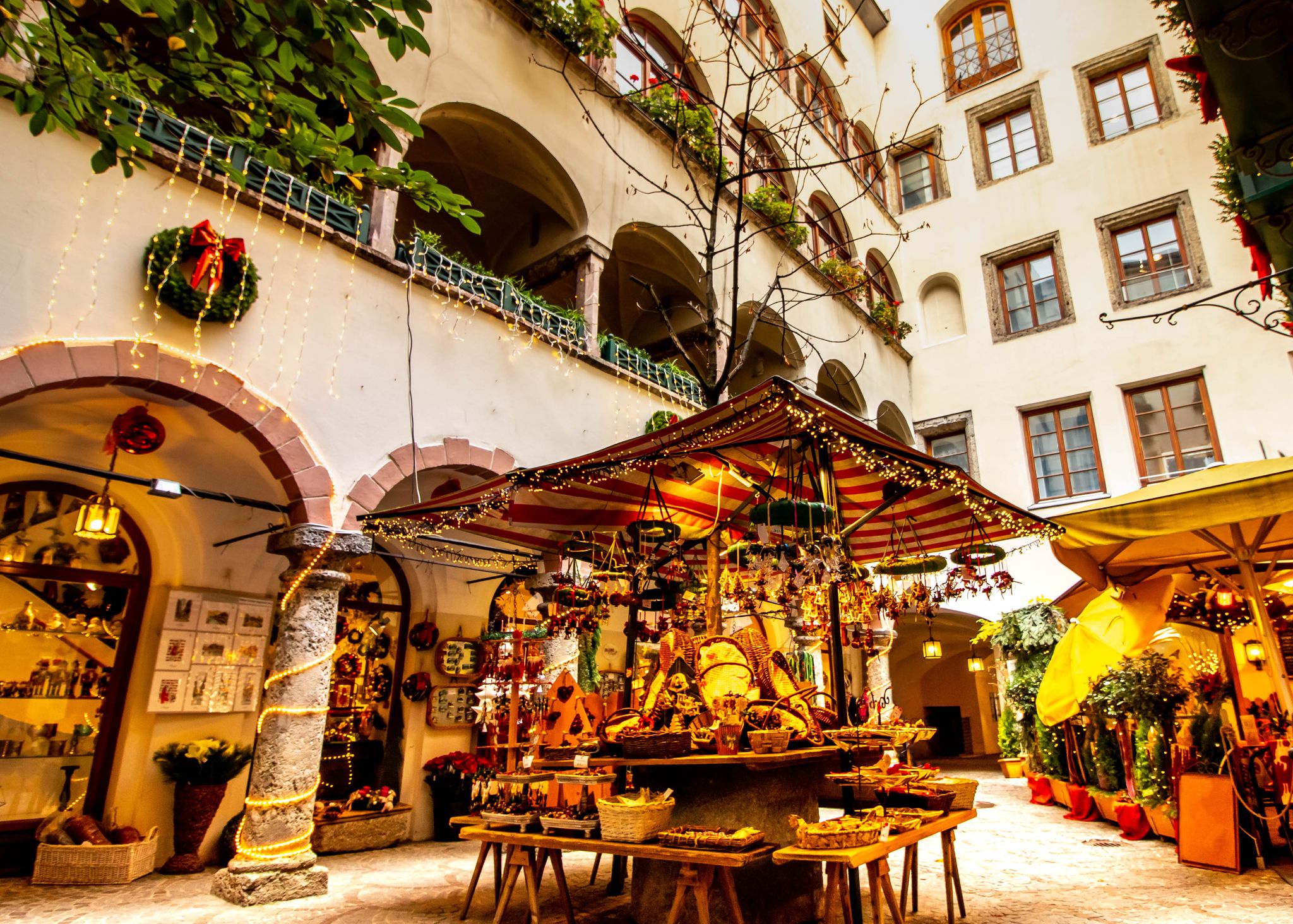 Rund um Weihnachten gibt es typisch österreichische Bräuche. 