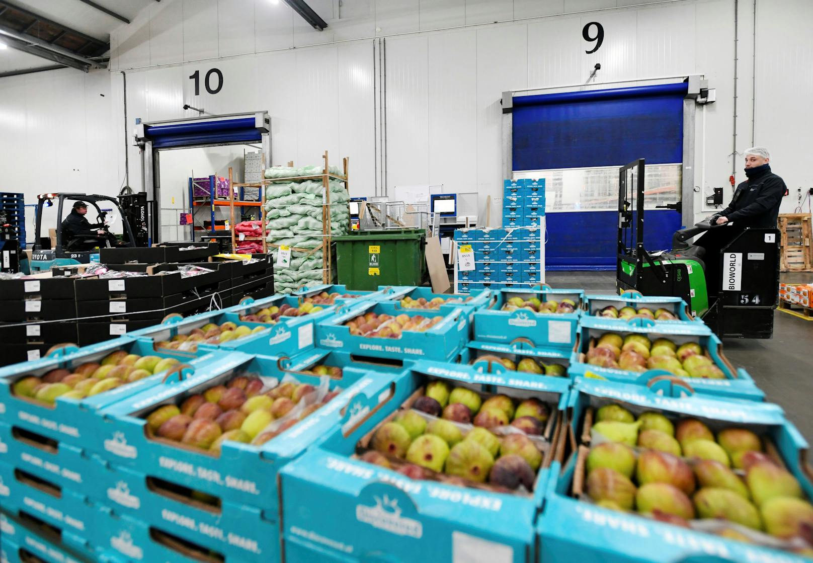 Die Lufthansa wird rund 80 Tonnen Obst und Gemüse nach Großbritannien bringen.