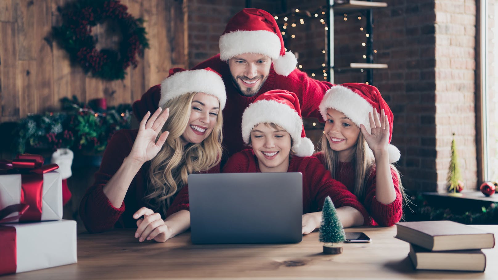 Dieses Jahr feiern wir teilweise auch digital Weihnachten.