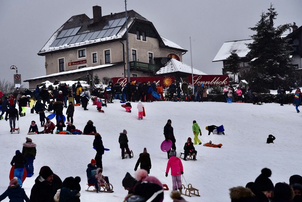 Auf der Rodelwiese am Semmering kam es binnen kurzer Zeit zu drei Unfällen.&nbsp;