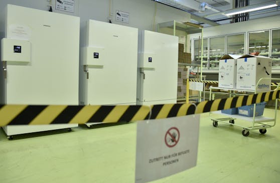 A cordon in front of the refrigerators in the Herba Chemosan Apotheker AG sales office.