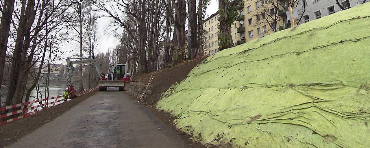Gehweg wird bereits gebaut (Screenshot ORF).