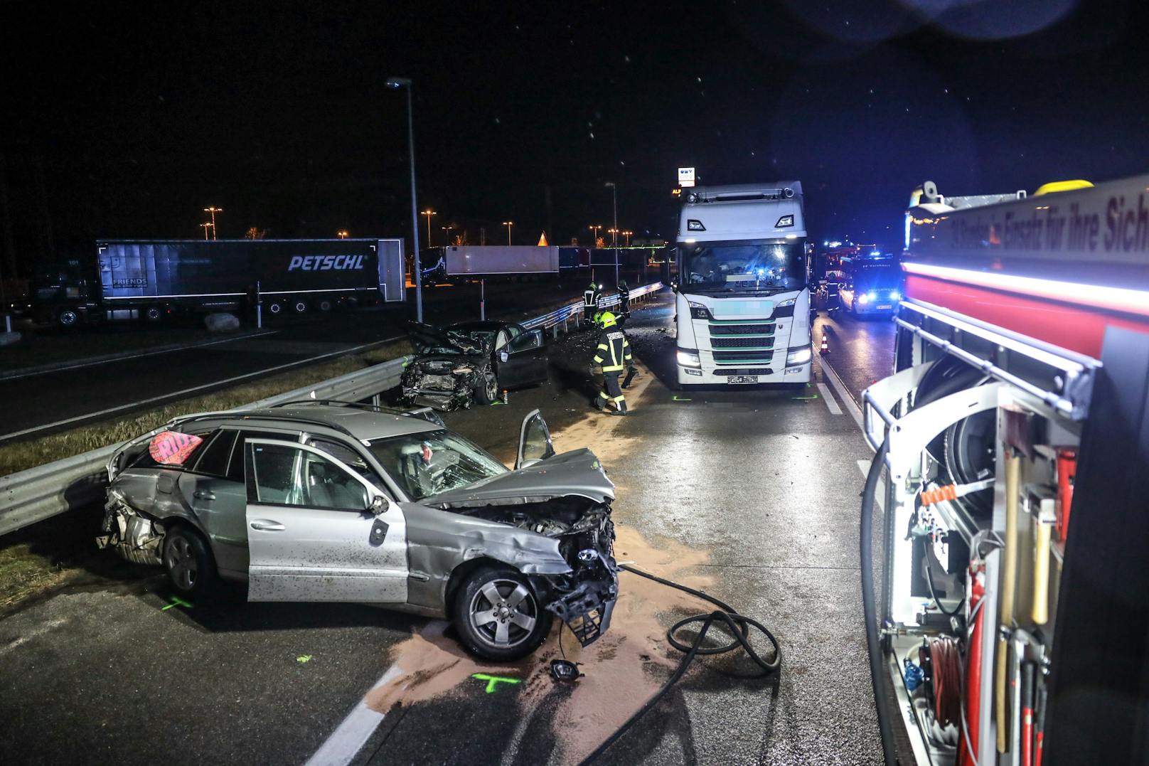 Tödlicher Unfall bei Laakirchen: Person nach Crash auf Westautobahn von Lkw überrollt (28. Dezember 2020)