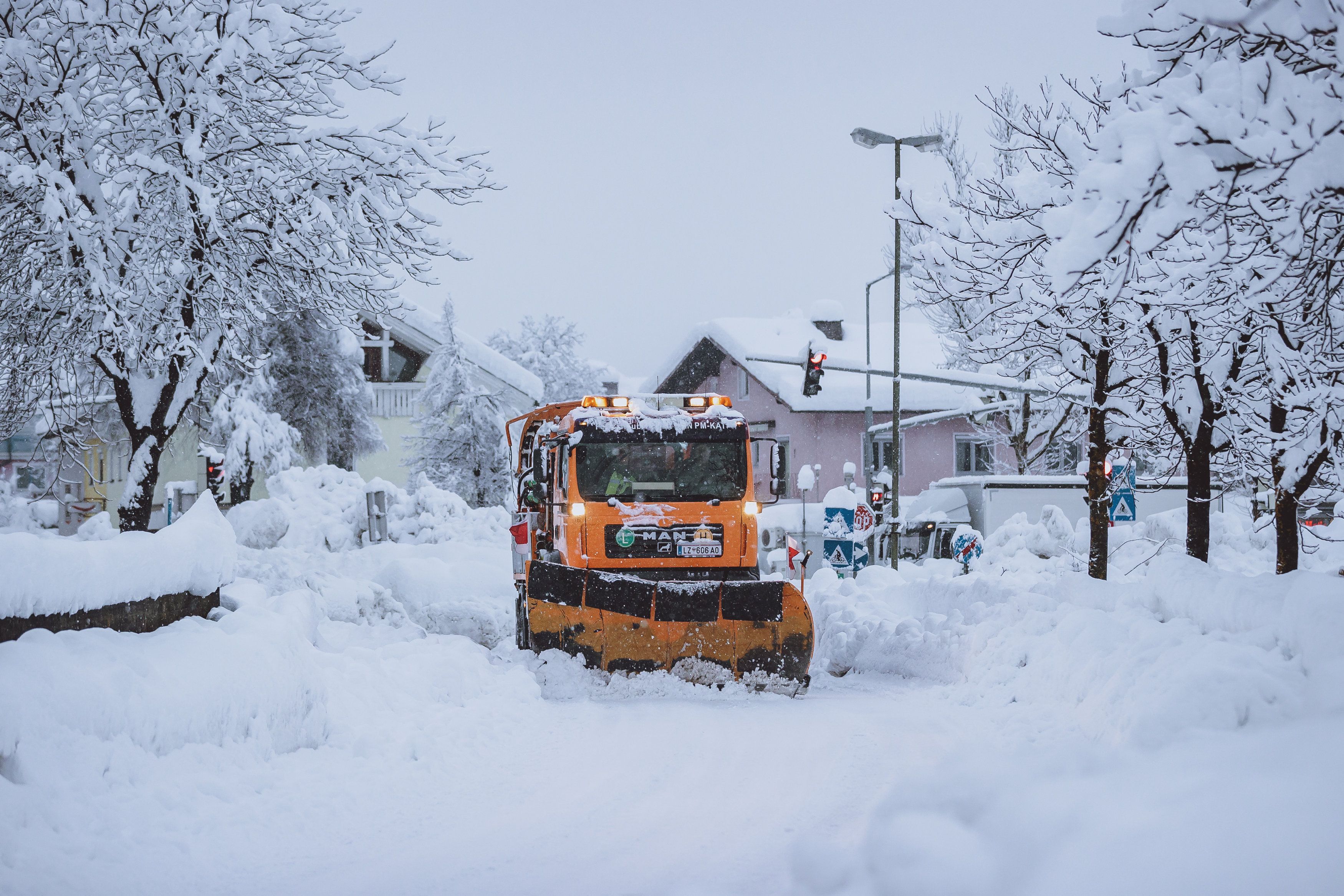 Der Winterdienst ist im Dauereinsatz.
