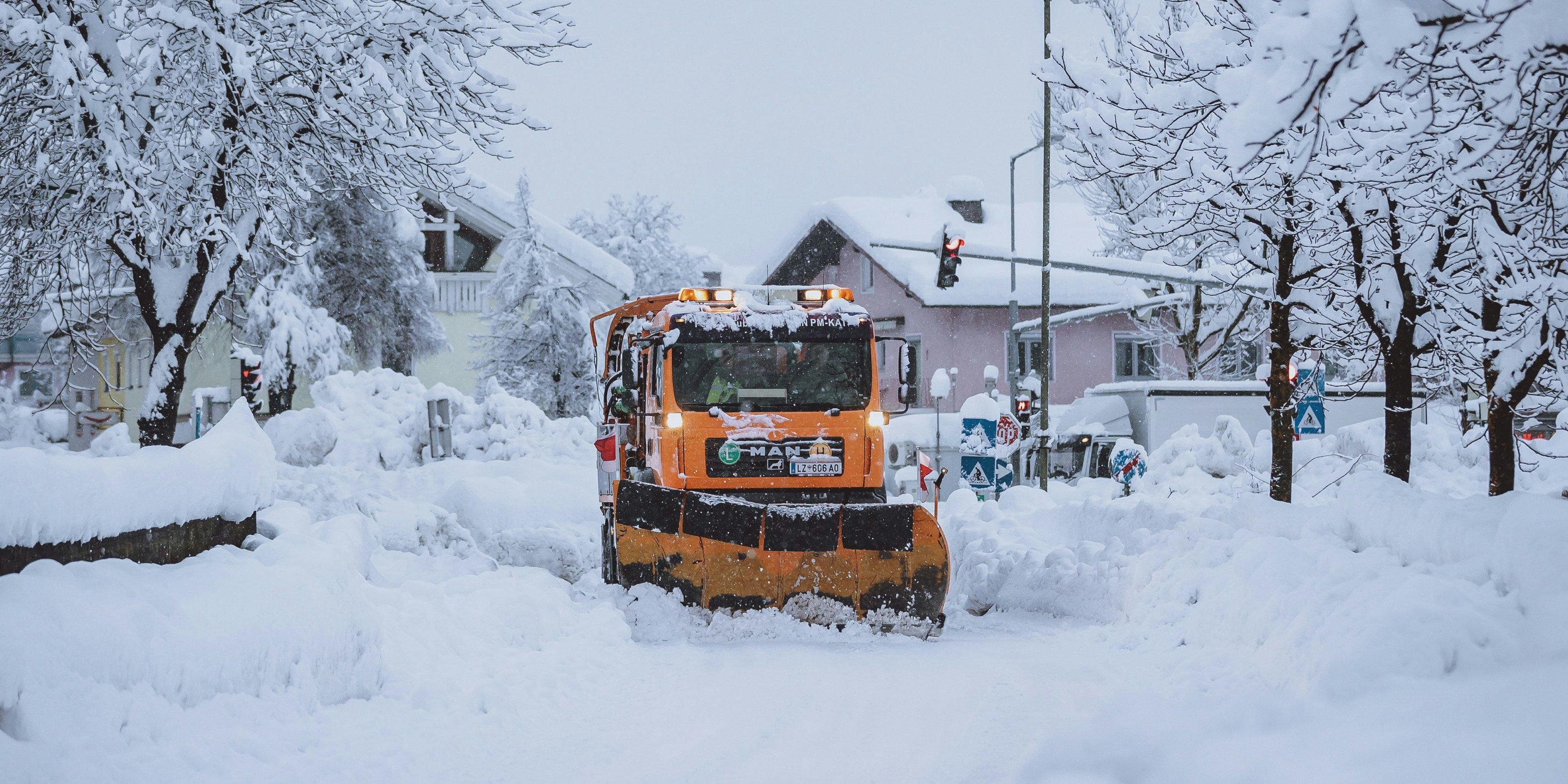 Der Winterdienst ist im Dauereinsatz.