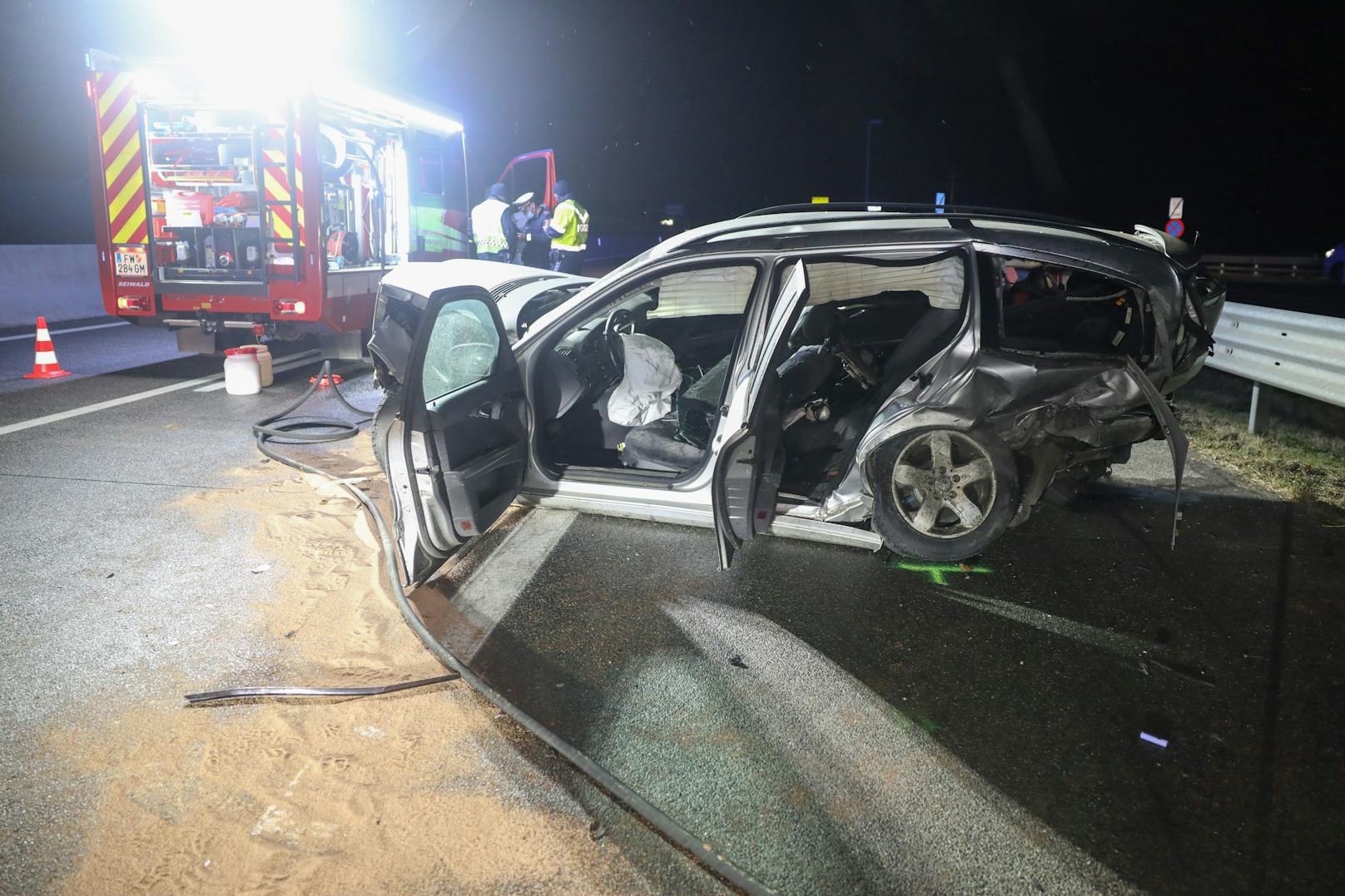 Tödlicher Unfall bei Laakirchen: Person nach Crash auf Westautobahn von Lkw überrollt (28. Dezember 2020)