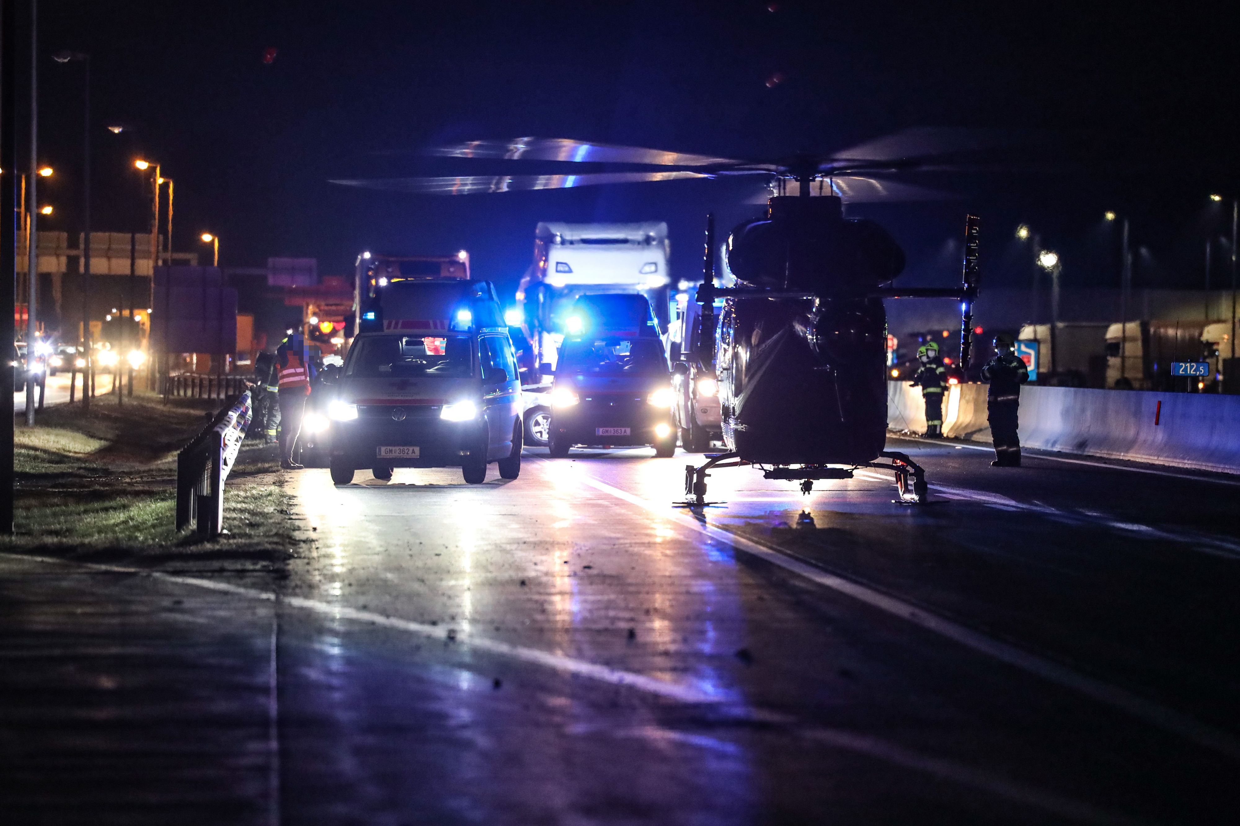 Tödlicher Unfall bei Laakirchen: Person nach Crash auf Westautobahn von Lkw überrollt (28. Dezember 2020)