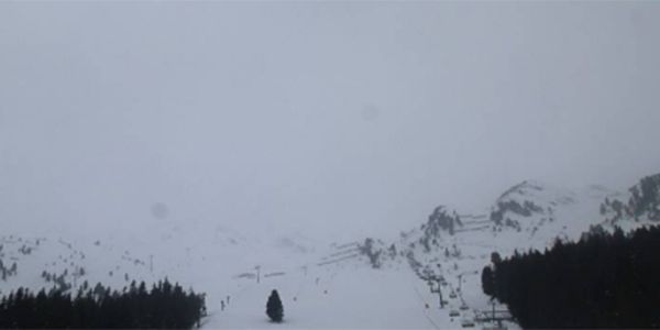 Zeigte einst die Einstiegsstelle am Skilift, nun den Himmel über der Piste. So wie hier hat sich der Blick auf Dutzenden Skigebiet-Webcams verändert.