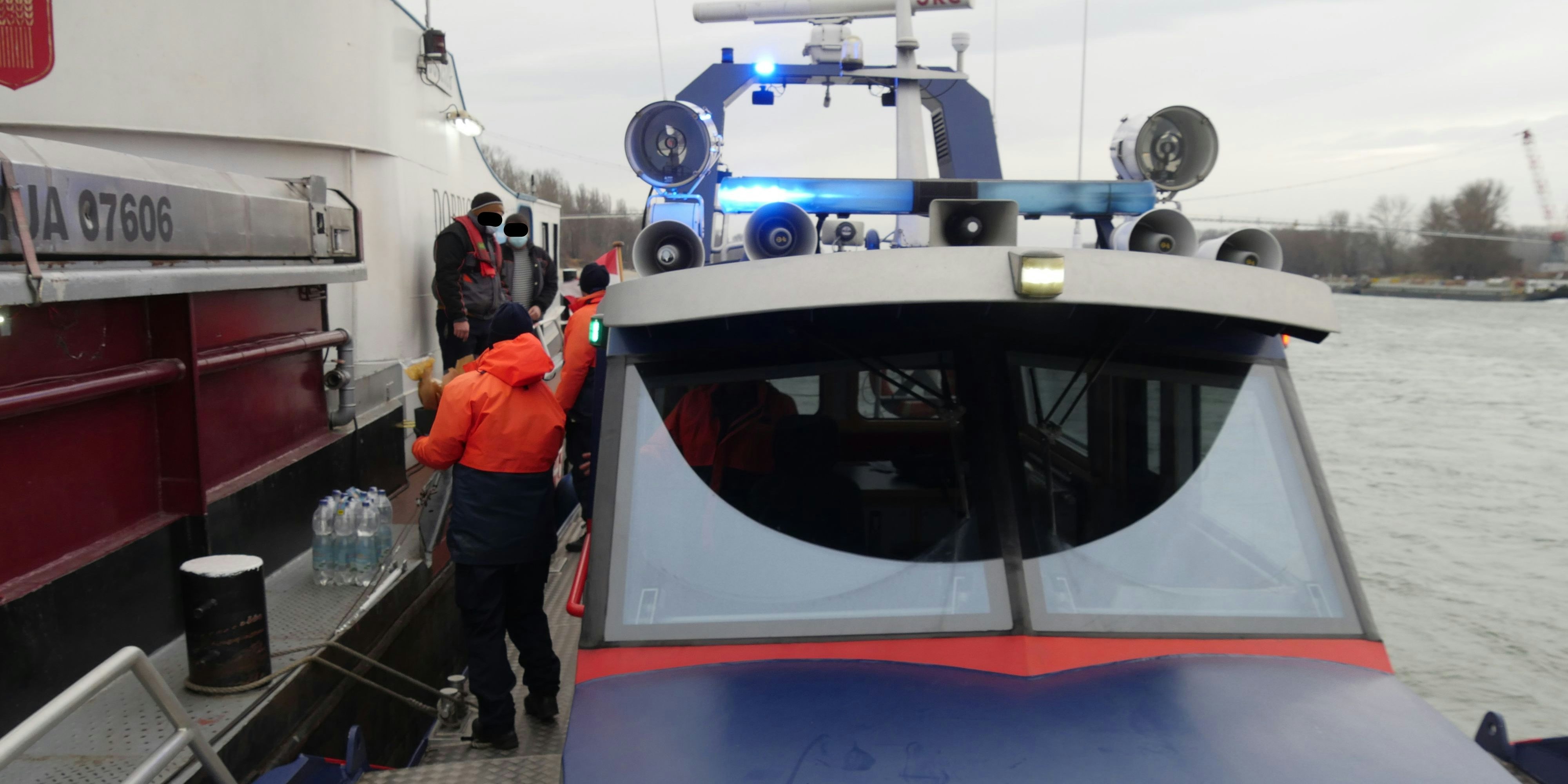 Die Wasserpolizei beim Eintreffen