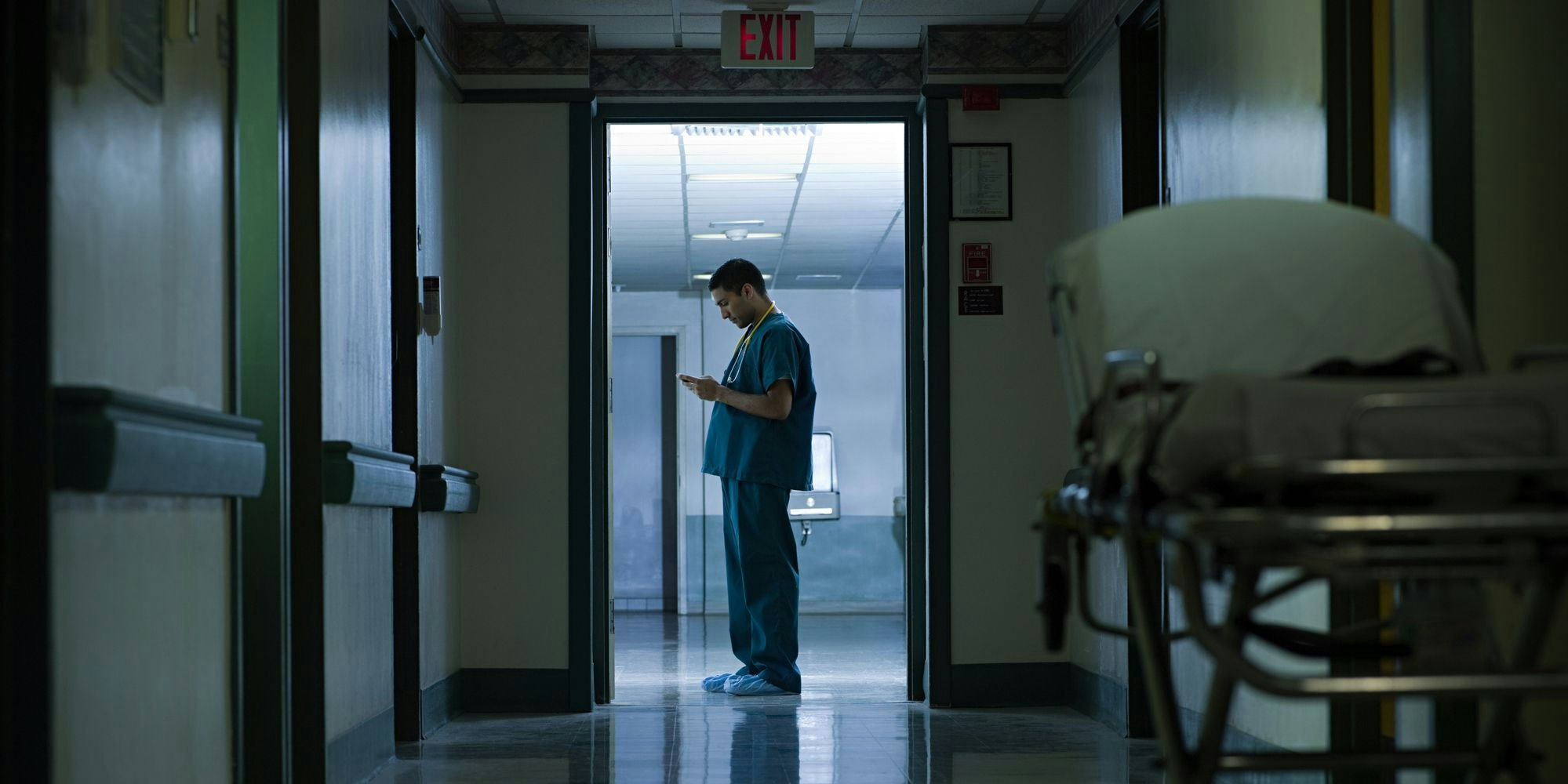 Symbolbild eines Krankenhauses bei Nacht