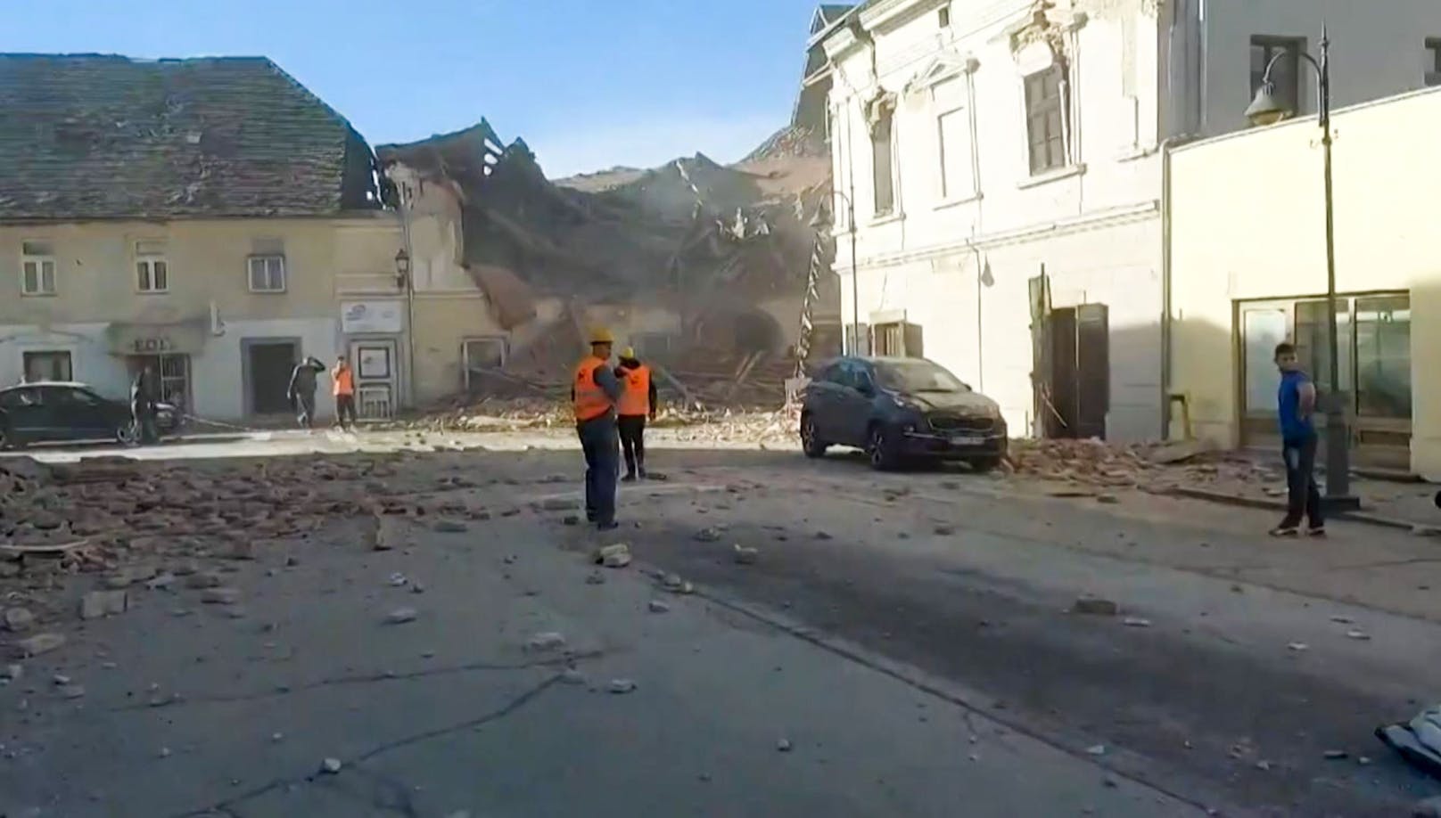 Durch das stärkste Erdbeben in der jüngeren Geschichte des Landes wurden zahlreiche Gebäude zerstört.