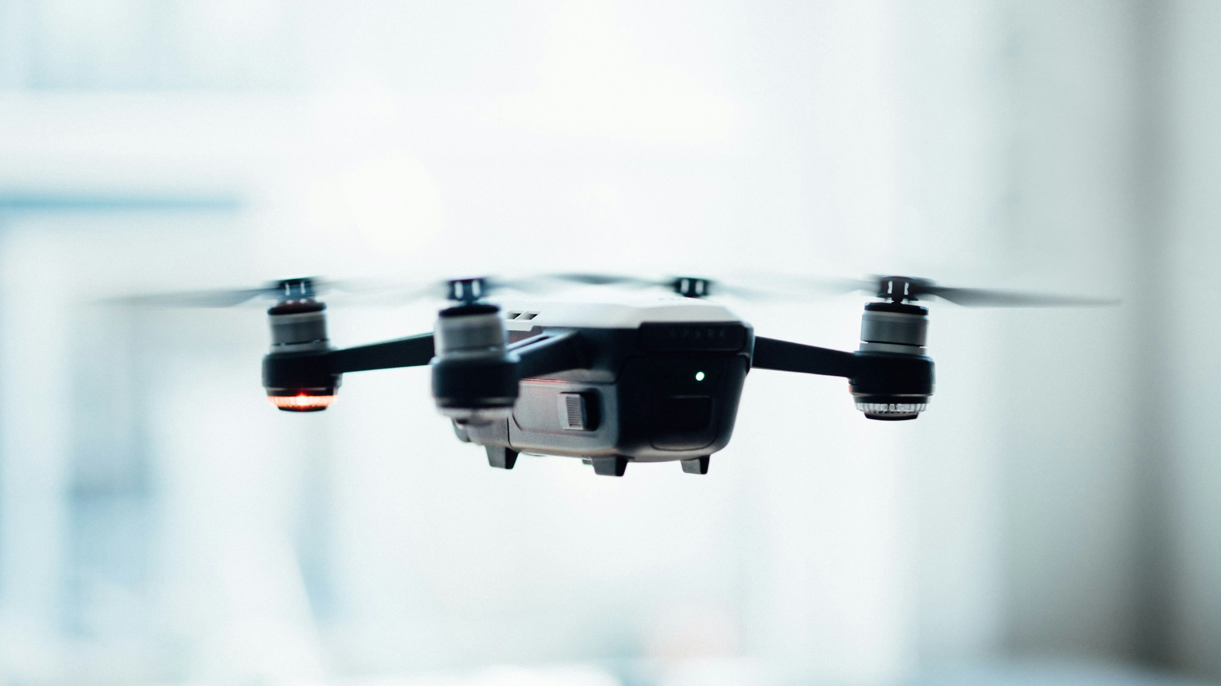 Um mit Drohnen wie diesen abheben zu dürfen, braucht man ab 1.Jänner einen Drohnen-Führerschein. 