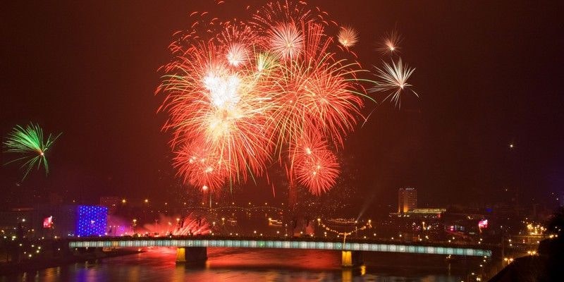 Wer in Linz heuer eine Rakete zündet, dem drohen bis zu 3.600 Euro Strafe.