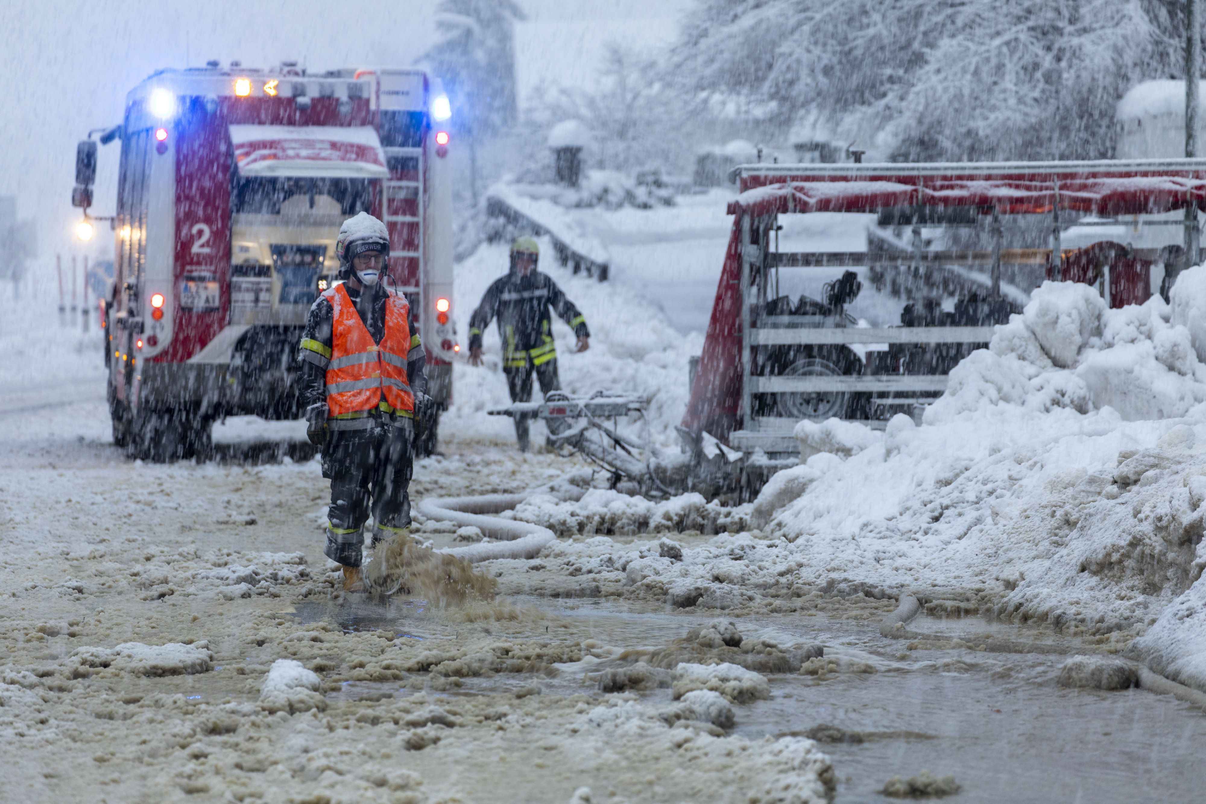 Die Feuerwehr steht im Dauereinsatz.