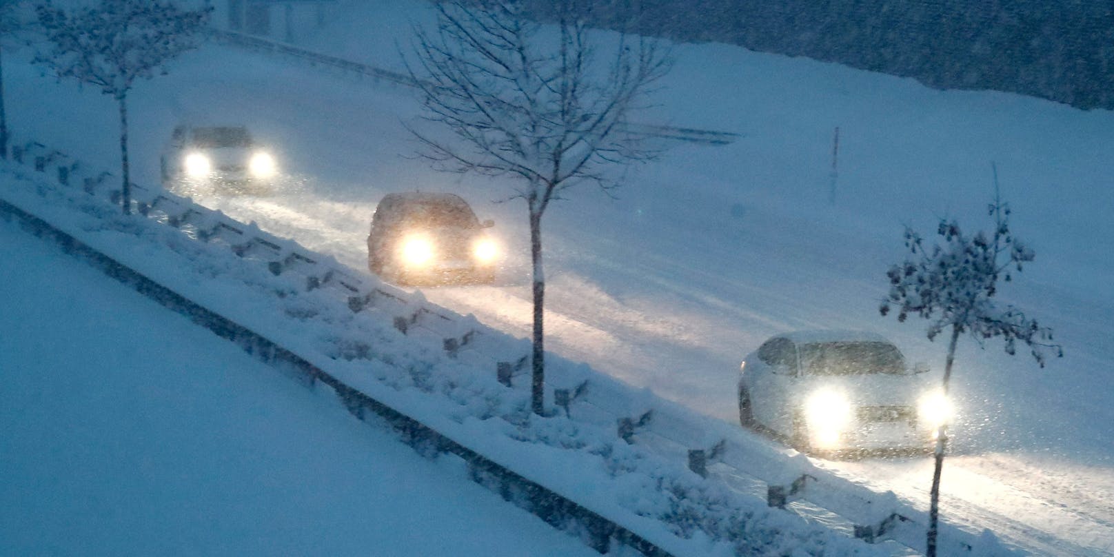 Starker Schneefall sorgt am 28. Dezember 2020 für große Schneemengen in Klagenfurt.