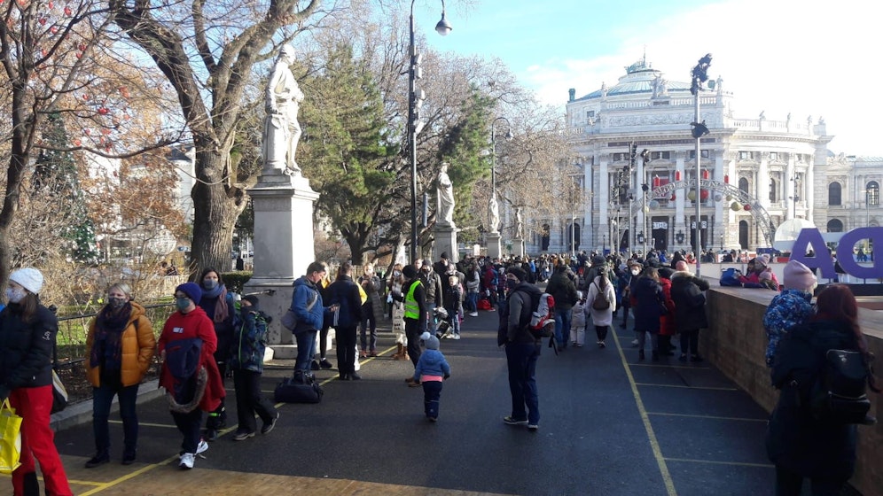Warteschlange beim Wiener Eistraum