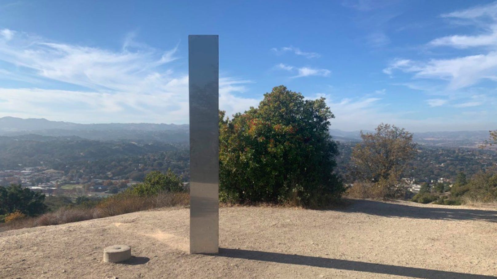 Wie Pilze aus dem Boden? 3. Metall-Monolith ziert Berg in Kalifornien.