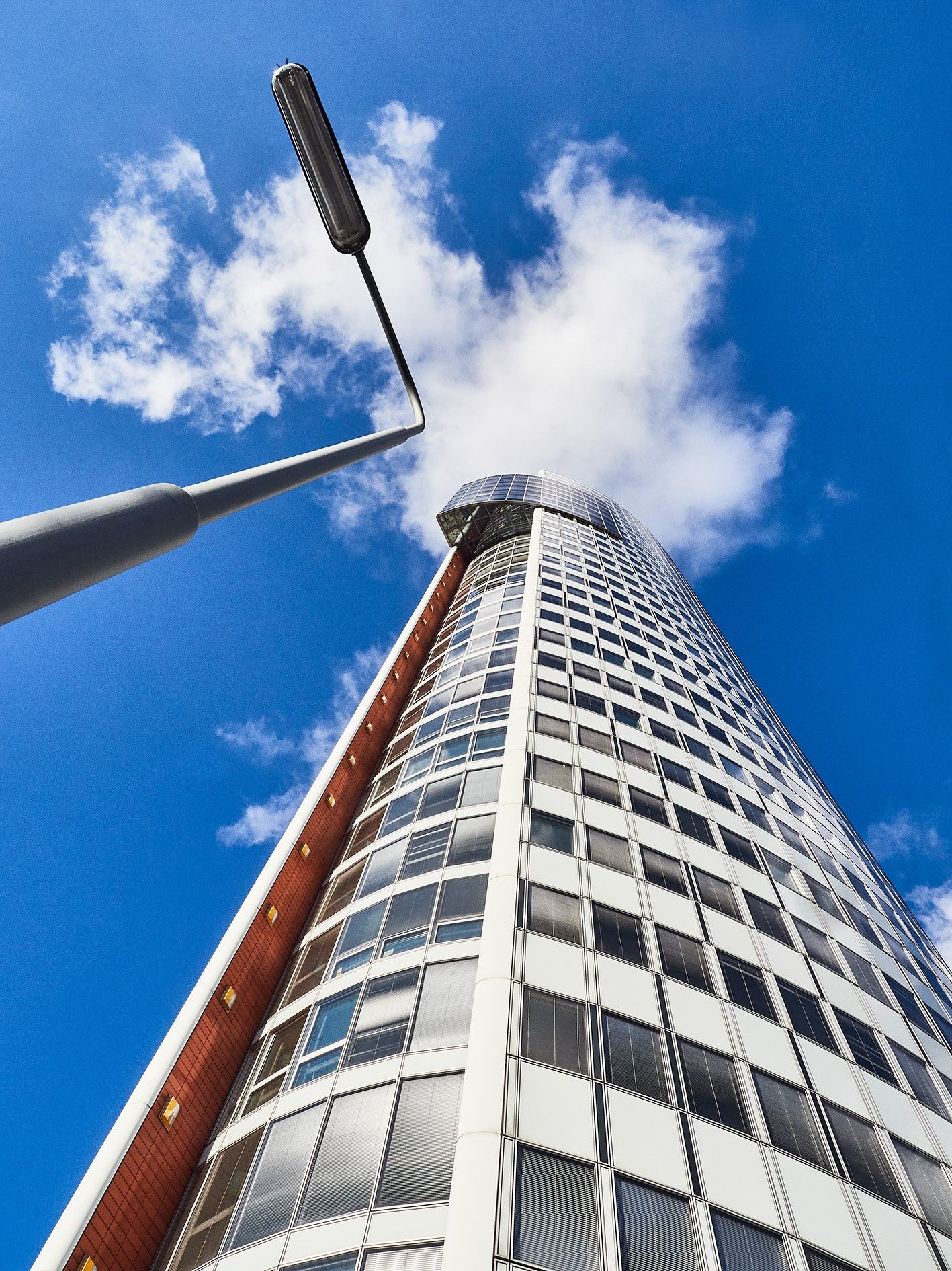 Außenansicht des Peak Vienna Towers.