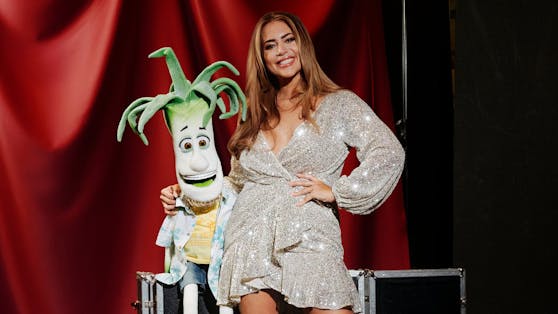 Jessica Paszka singt derzeit bei "Pretty in Plüsch" gemeinsam mit der Puppe Kevin Puerro um den Sieg.