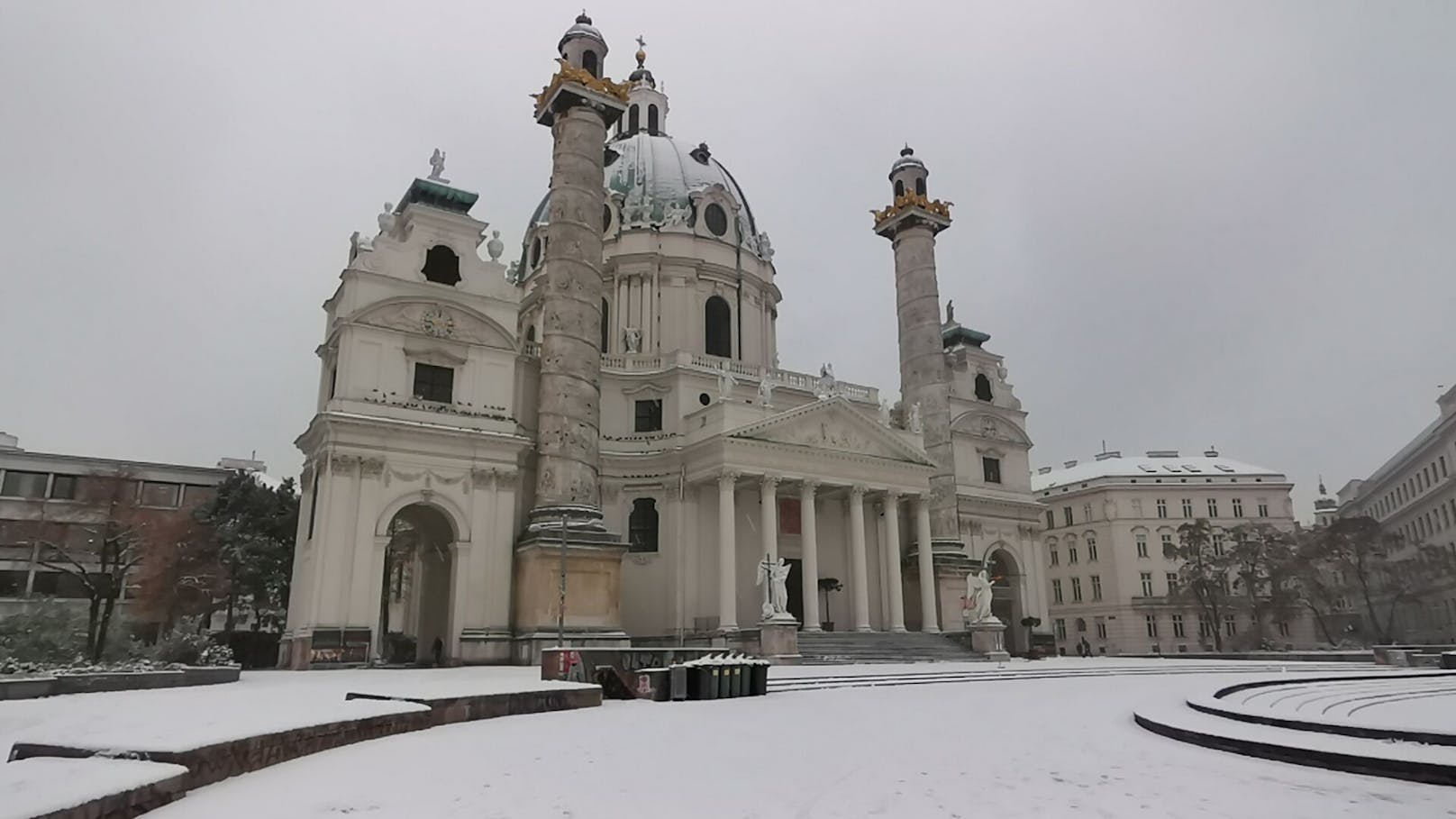 In Wien hat es seit den frühen Morgenstunden zu schneien begonnen.