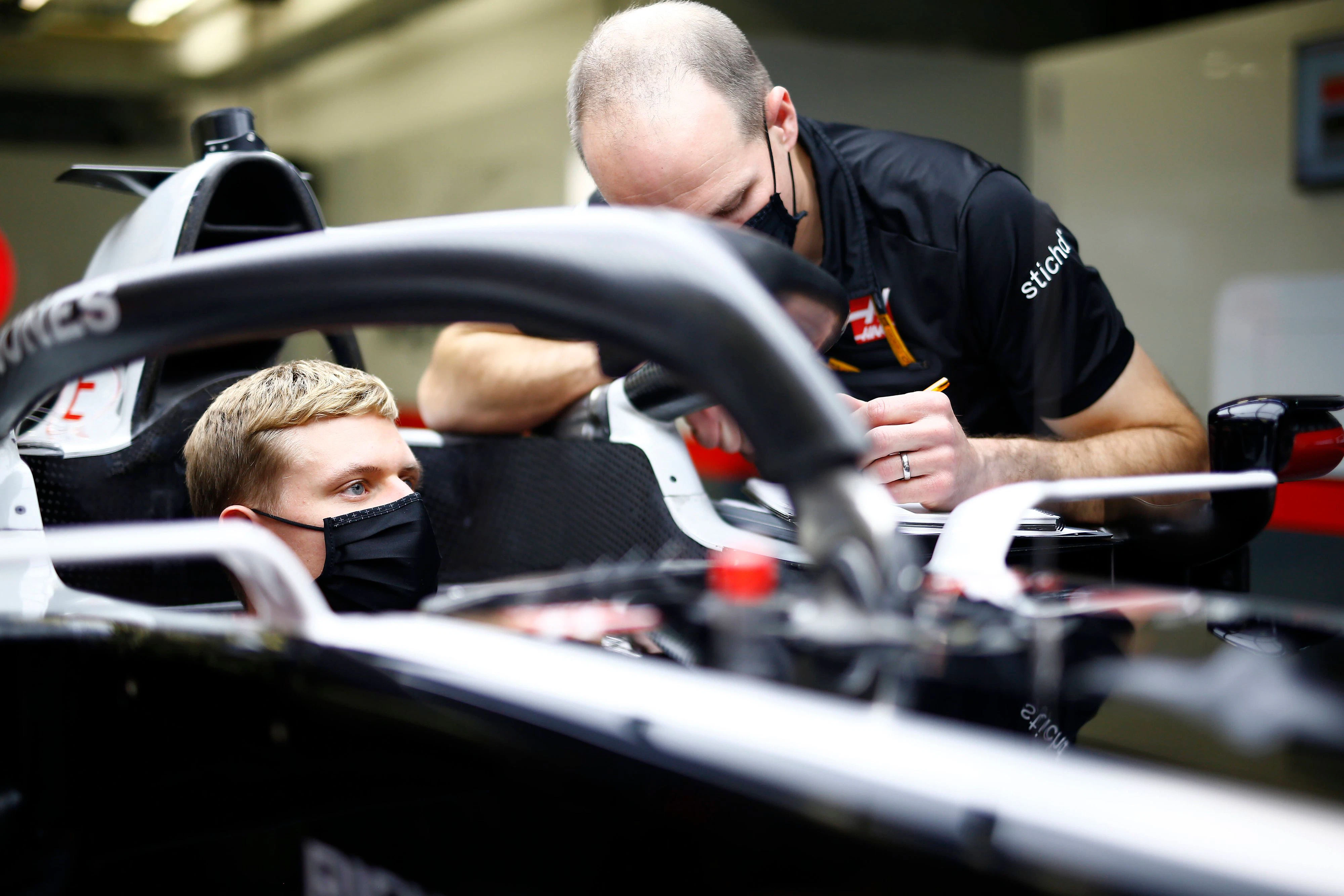 Startet Mick Schumacher schon beim Saisonfinale?