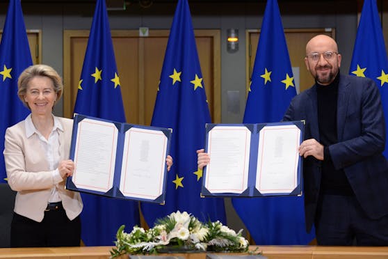 EU-Kommissionspräsidentin Ursula von der Leyen und EU-Ratspräsident Charles Michel gaben grünes Licht für den Brexit-Vertrag mit Großbritannien.