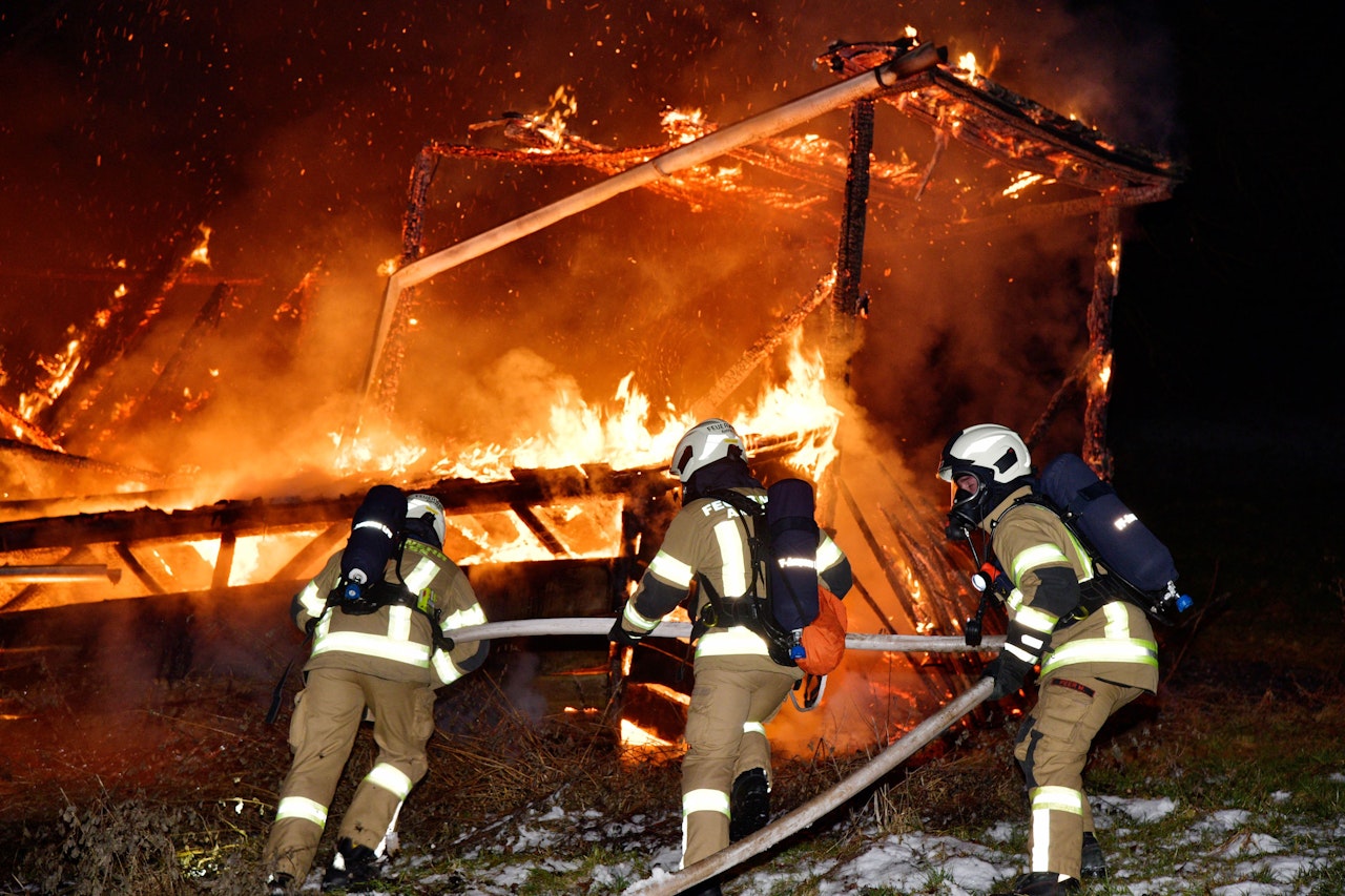 Heute.at - Silvester-Rakete sorgte für Feuerwehr-Großeinsatz