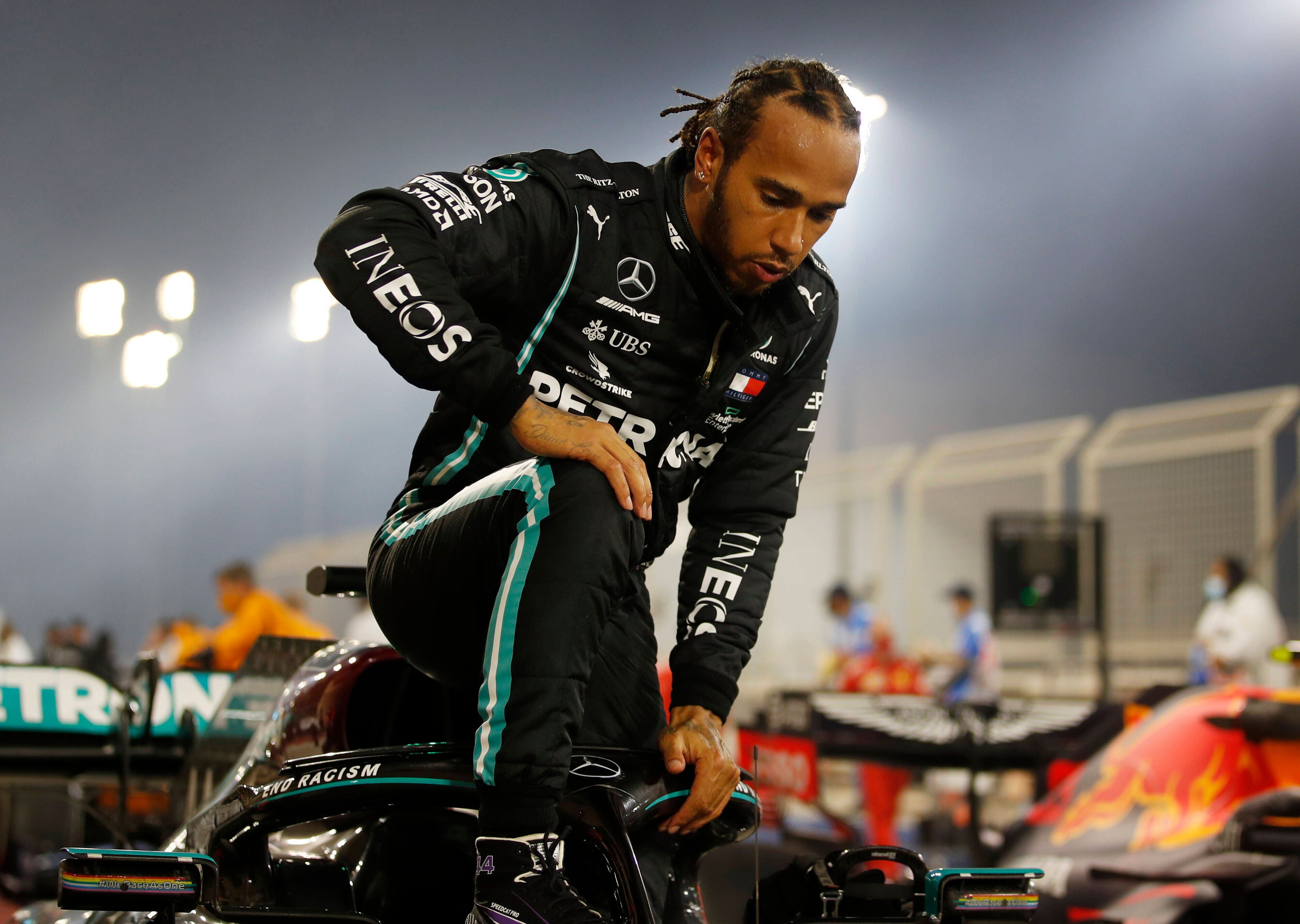 Lewis Hamilton wird zum Ritter geschlagen. 