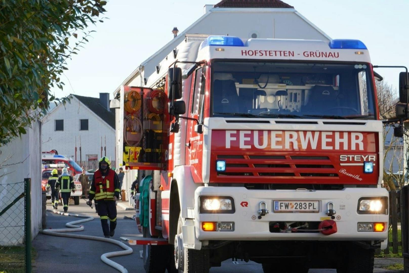 Großbrand im Ortsgebiet von Hofstetten.