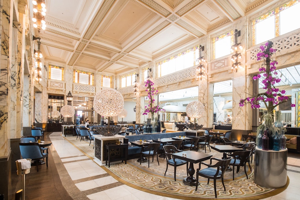 Das Hotel Park Hyatt Vienna in der Innenstadt befindet sich in einem ehemaligen Bankgebäude aus dem frühen 20. Jahrhundert.