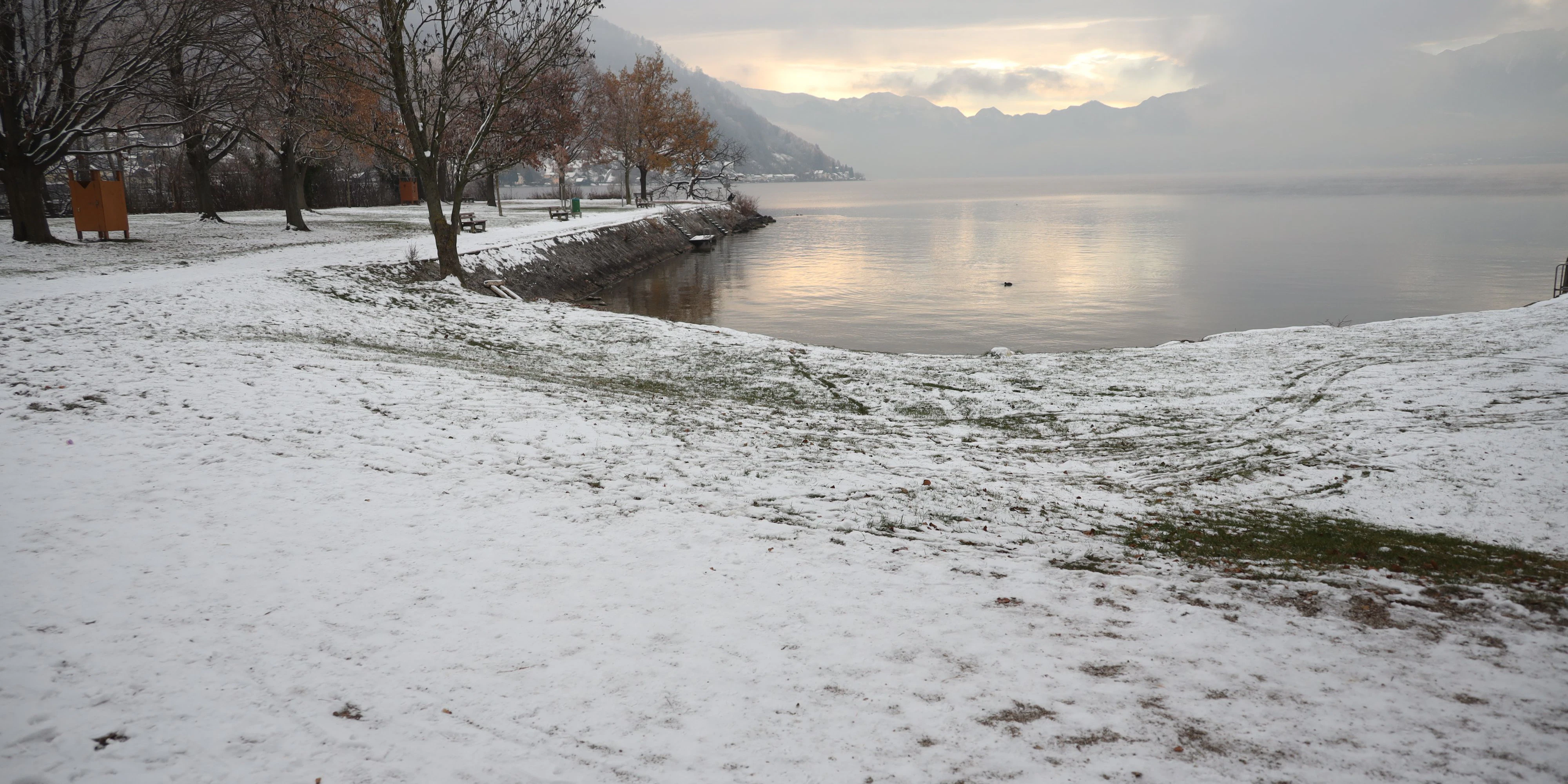 Die Frau wurde tot auf einem Badeplatz in Gmunden gefunden.