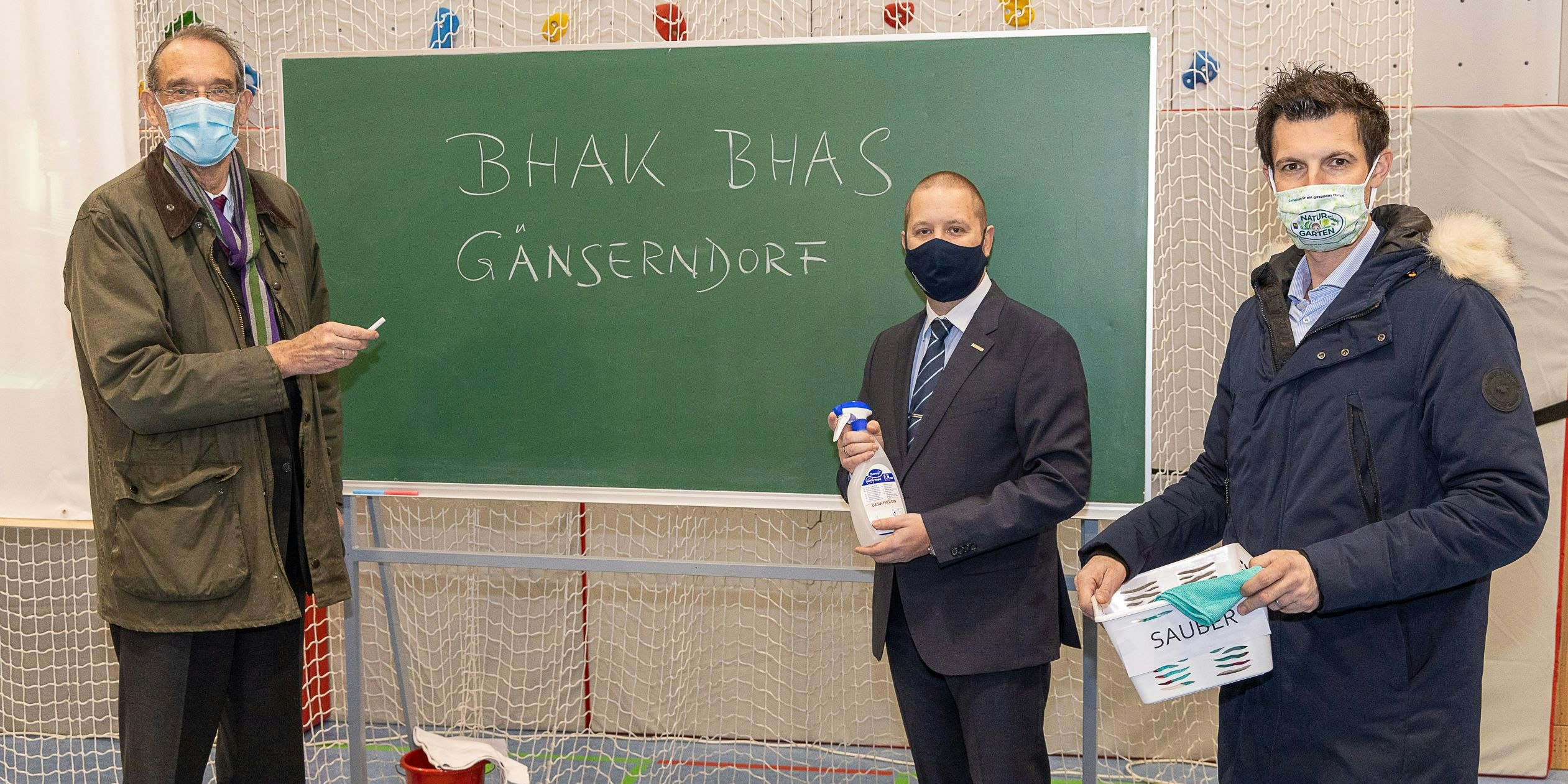 Heinz Faßmann auf Lokalaugenschein in Gänserndorf