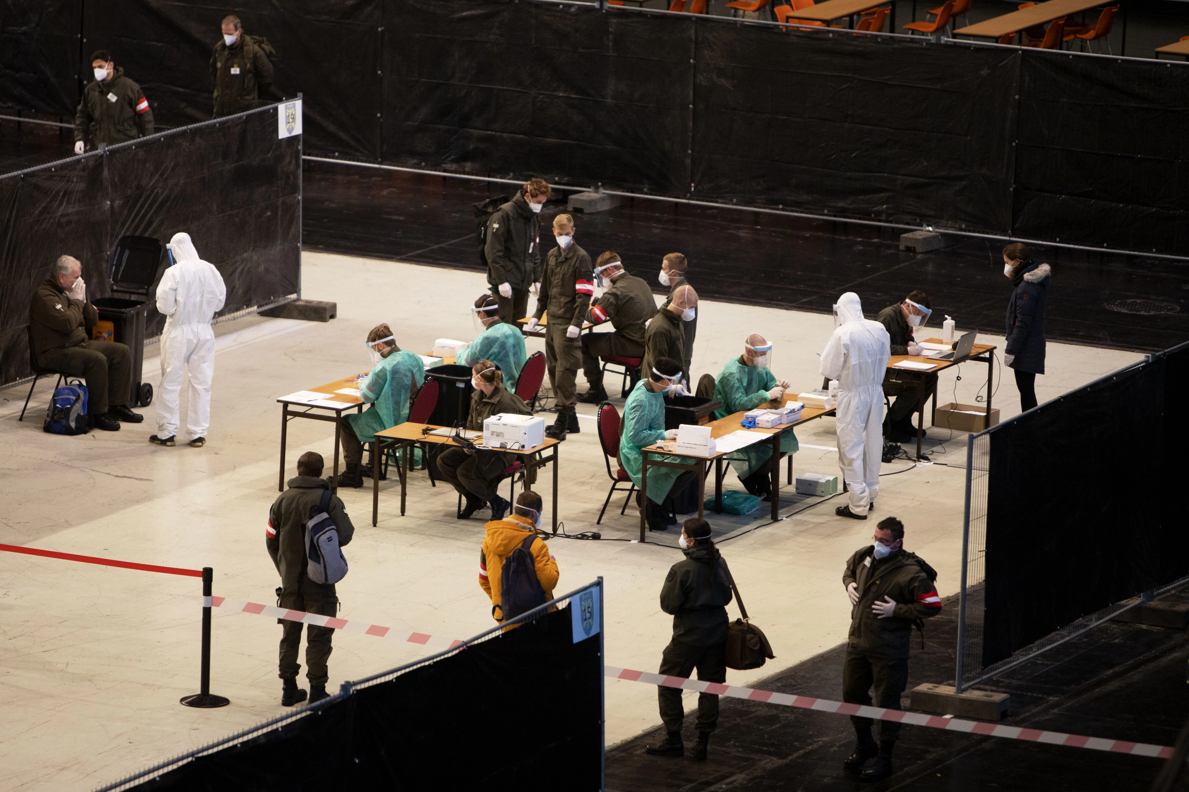 Corona-Massentestungen in der Wiener Stadthalle.