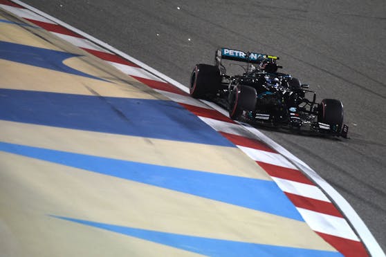 Valtteri Bottas steht in Bahrain auf Pole.