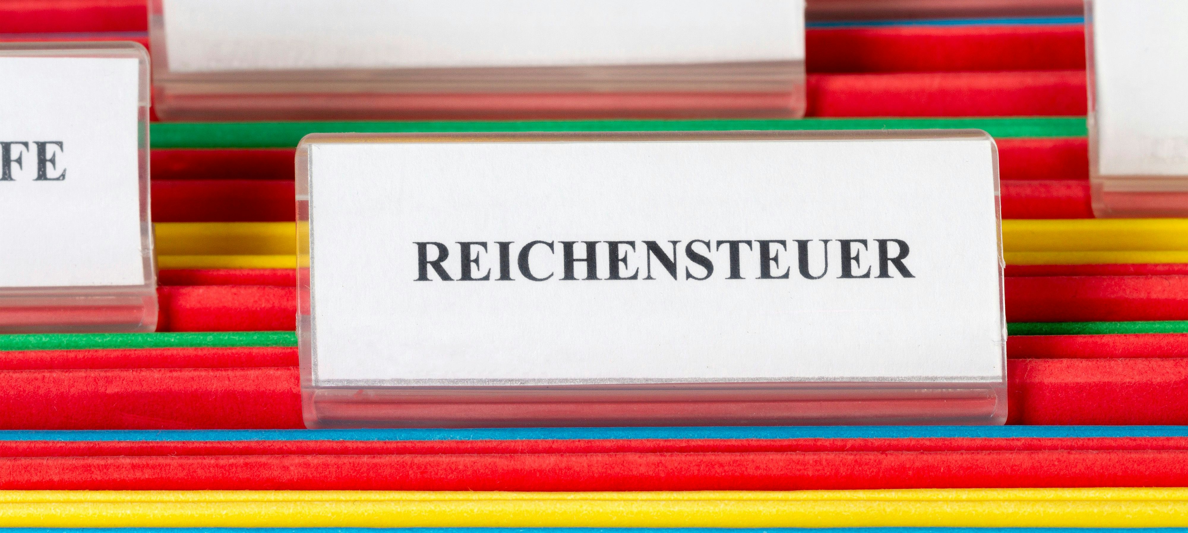 Mit einer Sondersteuer für Reiche will Argentinien die Corona-Hilfen für kleine Unternehmen und sozial Schwache finanzieren.