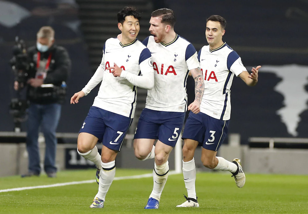 Heung-min Son jubelt über seinen Treffer zum 1:0.