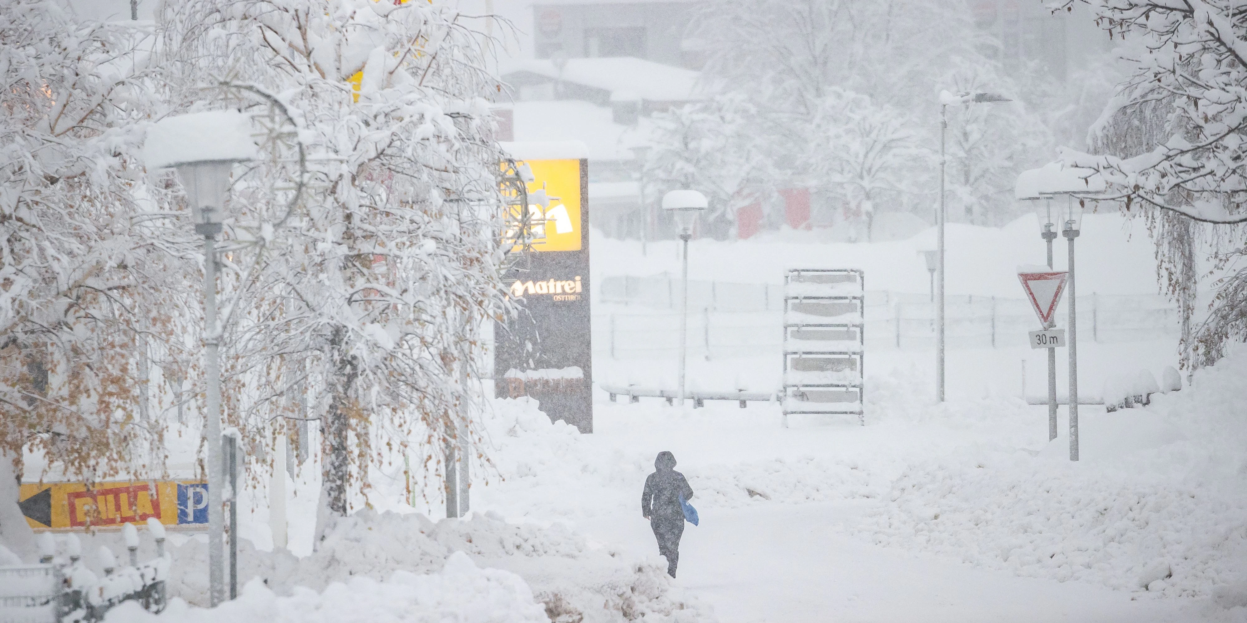 In Tirol kämpft man zur Stunde noch immer mit den Schneemassen. (Bild vom 5. Dezember 2020)