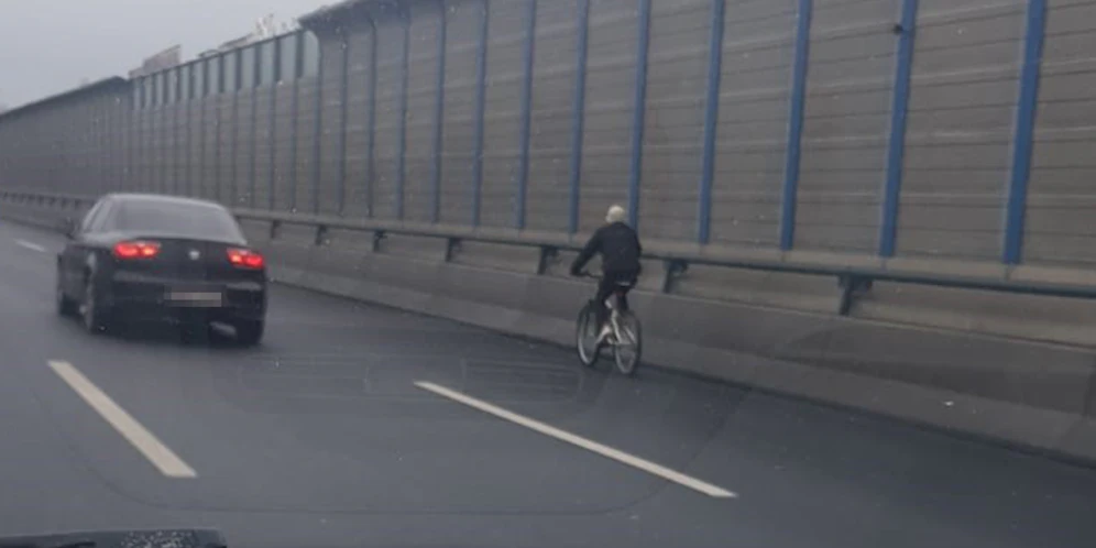 Dieser Radfahrer hatte es scheinbar eilig.