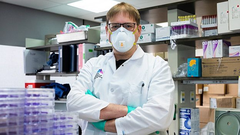 Der Impfstoff-Experte Florian Krammer warnt in einem Twitter-Posting vor der neuen Omikron-Variante: 