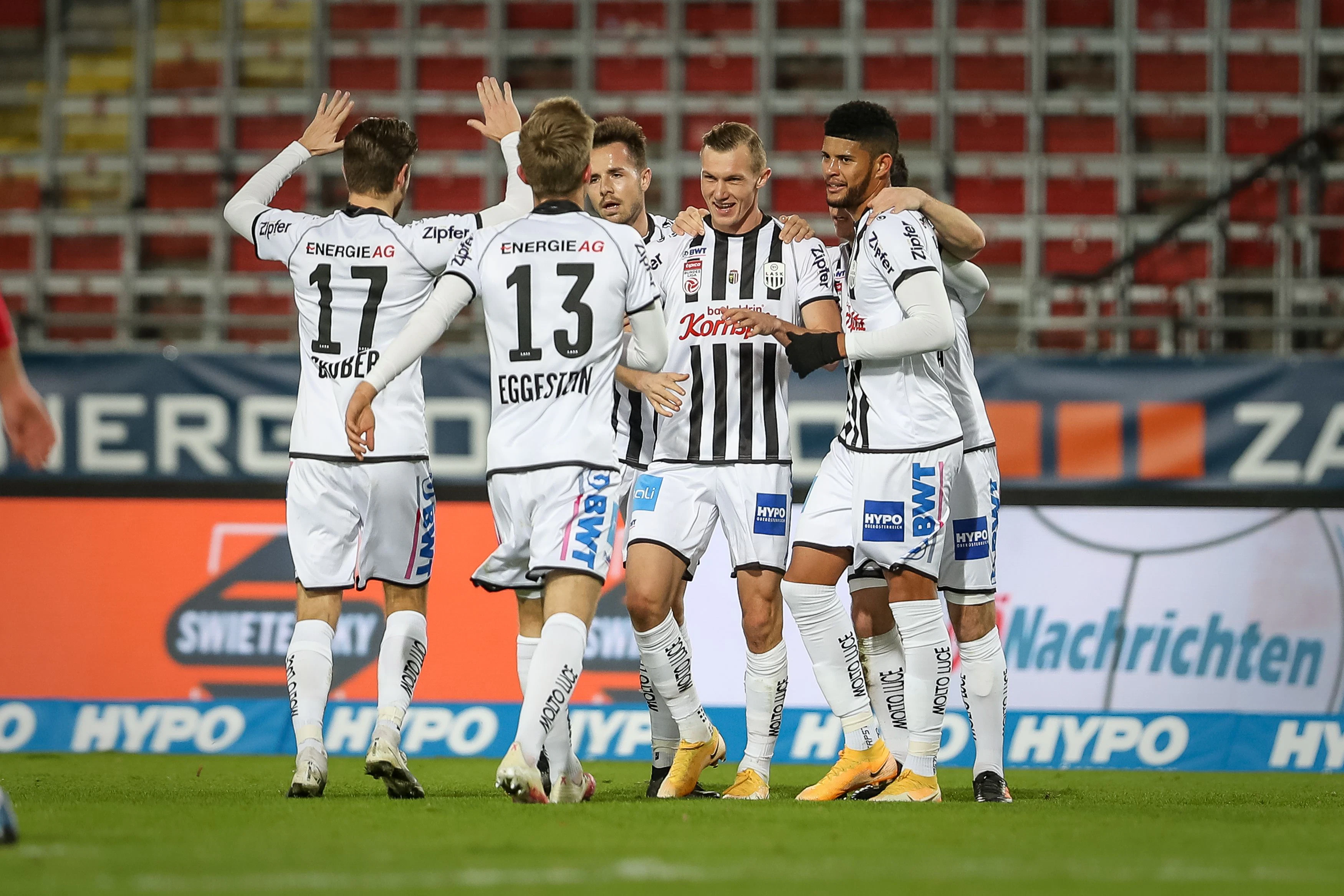 Der LASK jubelt im Oberösterreich-Derby.
