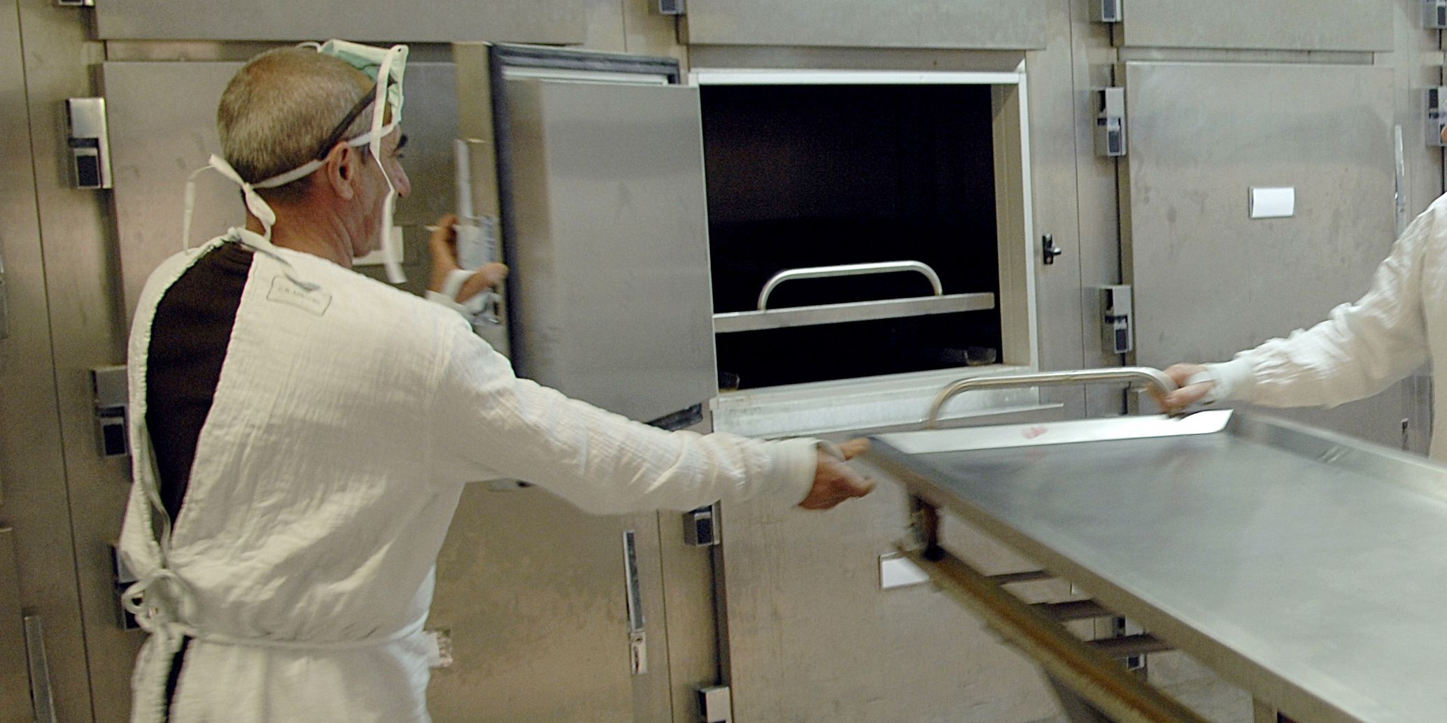 In einem Spital in Sachsen müssen die Toten nun ausgelagert werden.