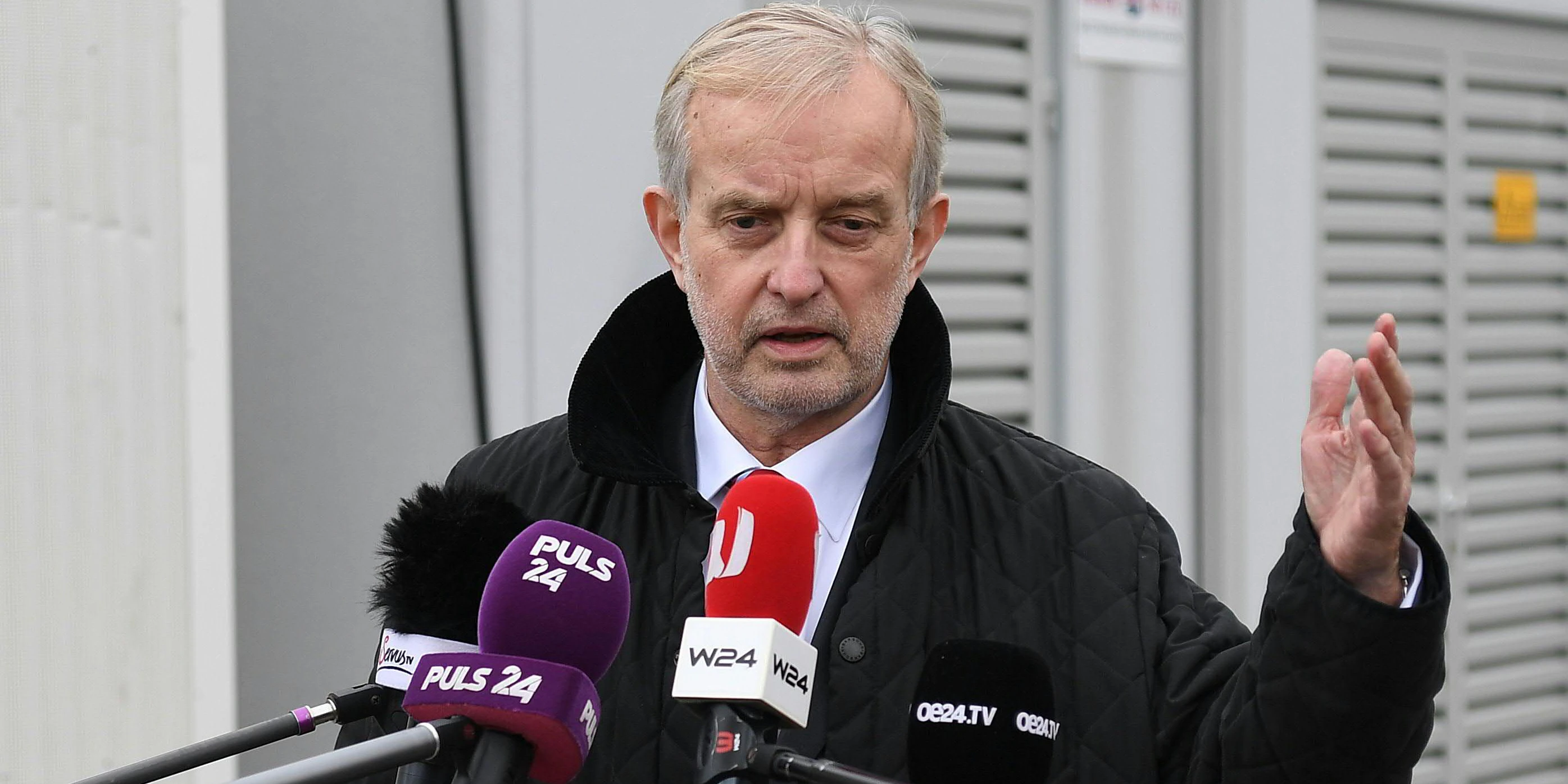 Ärztekammer-Vizepräsident Johannes Steinhart am 11. November 2020 anlässlich der Präsentation von Coronavirus-Checkboxen in Wien-Favoriten